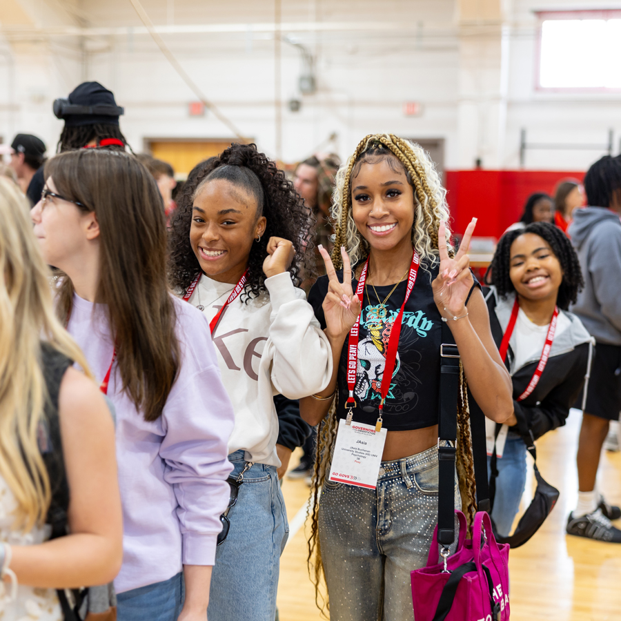 Students standing in line to register at Governors Orientation