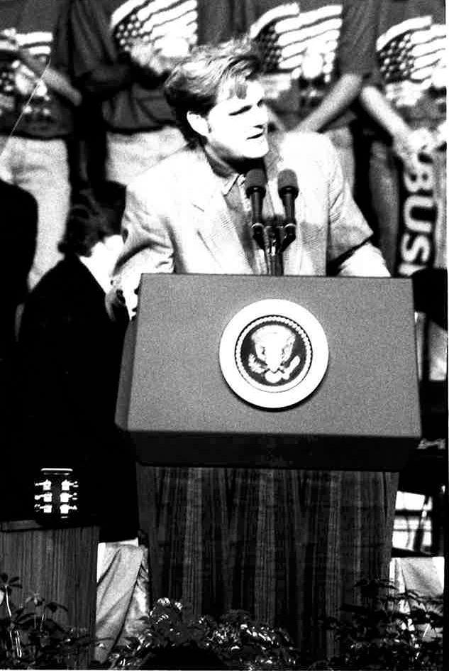 Ricky Scaggs showed his support for Bush at APSU. Ricky Scaggs showed his support for Bush at APSU.