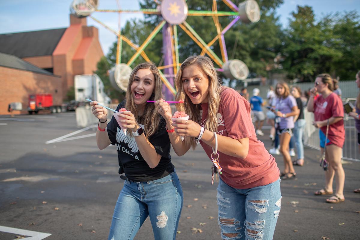 Monocle Madness: Govs celebrate the new school year New and returning Govs enjoyed food, games and rides in a carnival atmosphere at Monocle Madness on Aug. 24, 2019. Monocle Madness celebrates Austin Peay's unique community.