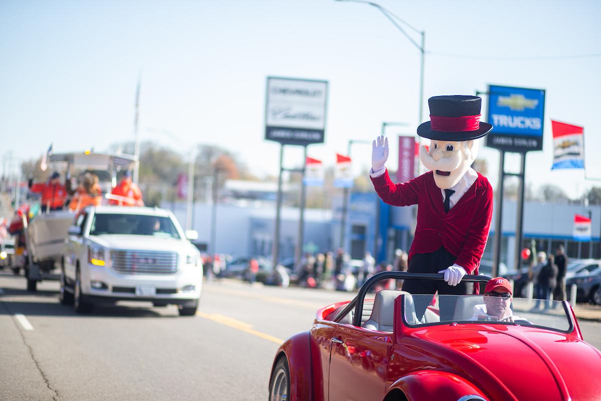 Photos: Scenes from Saturday’s Homecoming celebrations Homecoming Week at Austin Peay State University culminated on Saturday night with the Veterans Homecoming Parade, the Homecoming game, the crowning of the Homecoming king and queen, the Alumni Awards Lunch and the NPHC Homecoming Step Show.