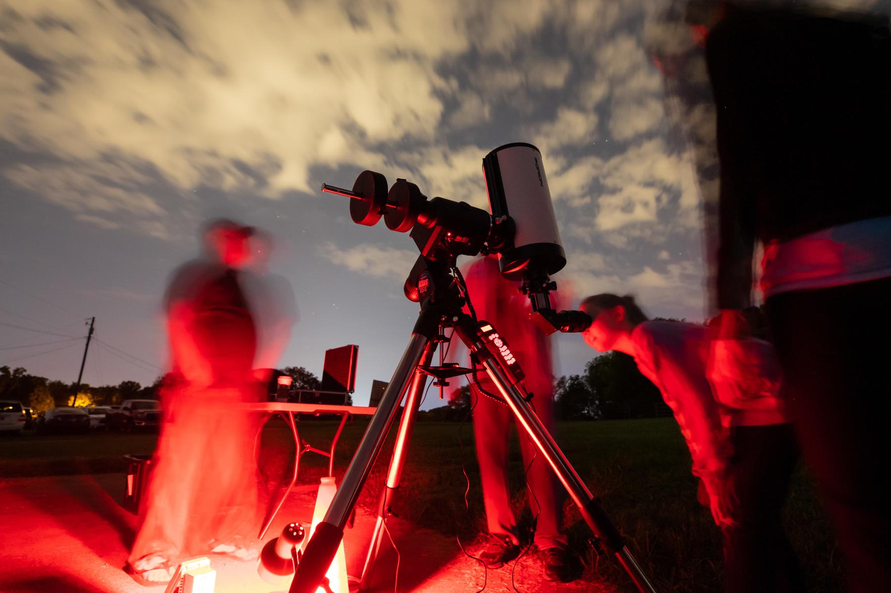 Austin Peay State University’s Department of Physics, Engineering and Astronomy gave children and adult astronomy enthusiasts a chance to observe Saturn, Jupiter, star clusters and nebulae at the university’s observatory on Saturday, Sept. 17. 