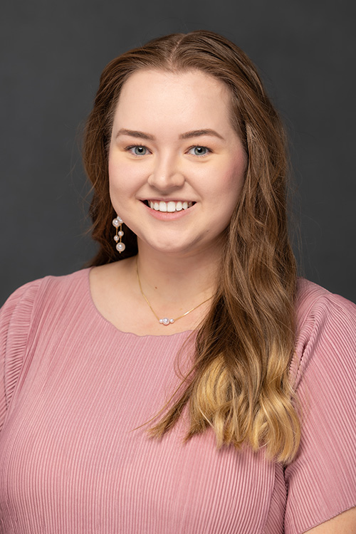 Holly Bracey headshot