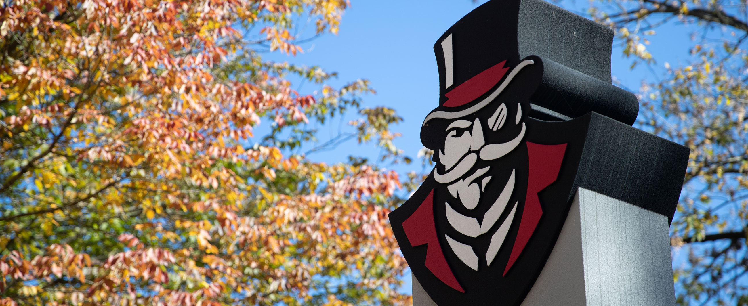 Hero image of a statue depicting the Gov Head logo. 