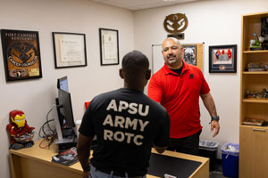 student talking with counselor