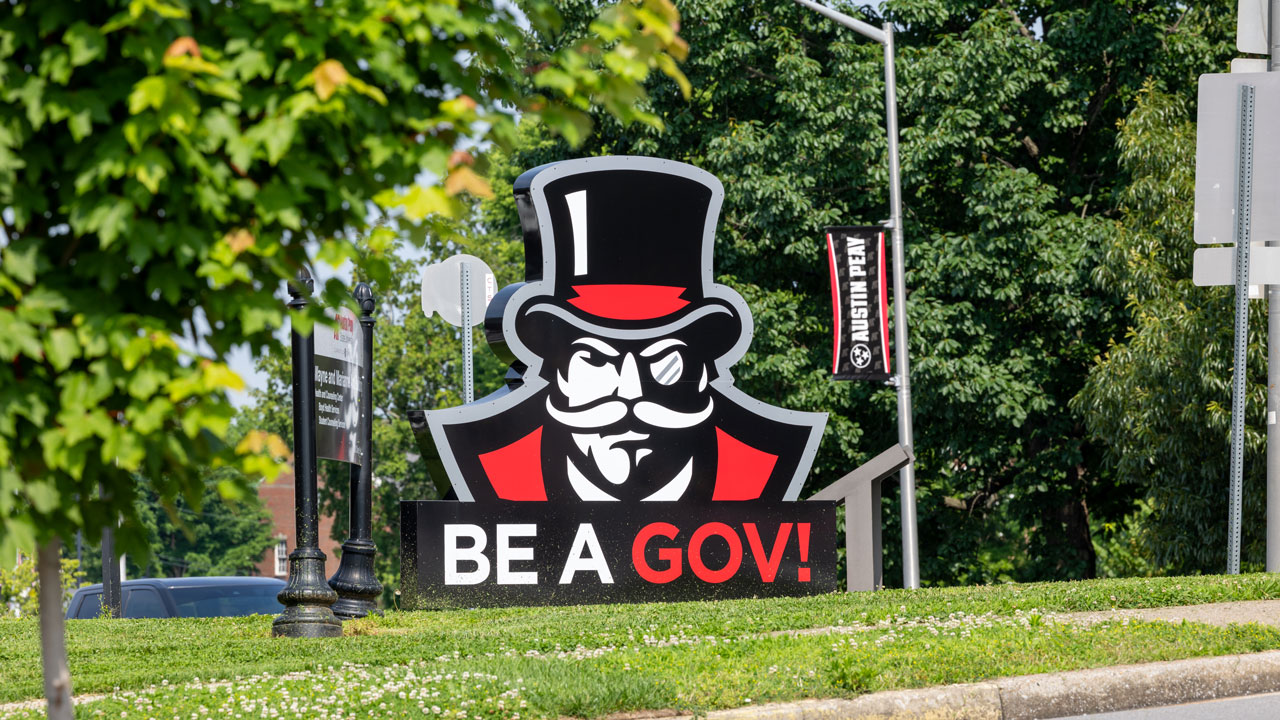Sign of the Gov Head logo that says Be A Gov!
