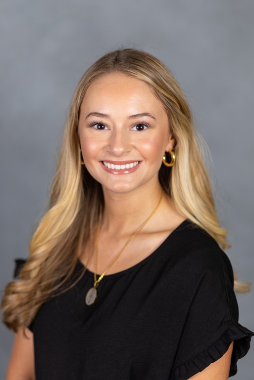 Zee Schumacher Headshot