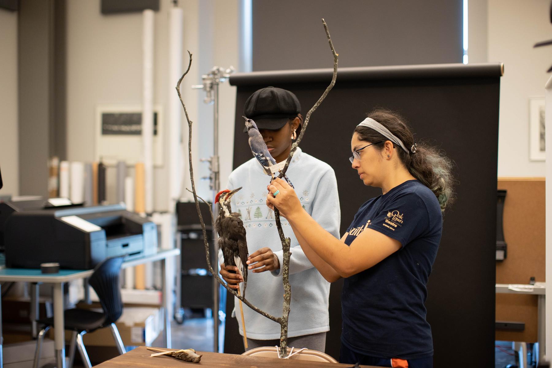 Biology, art collaboration helps photography students ‘think about the story’