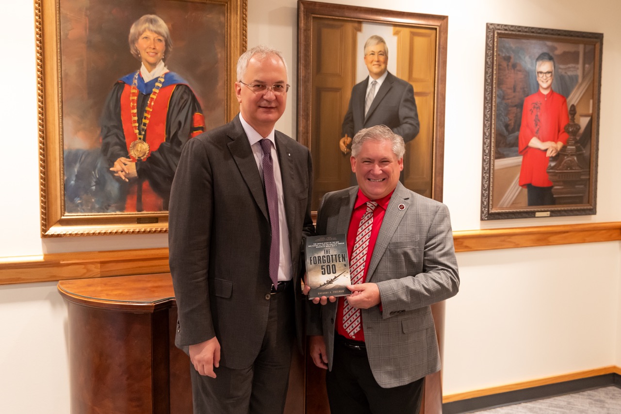 Ambassador Dragan Šutanovac and APSU President Dr. Michael Licari.