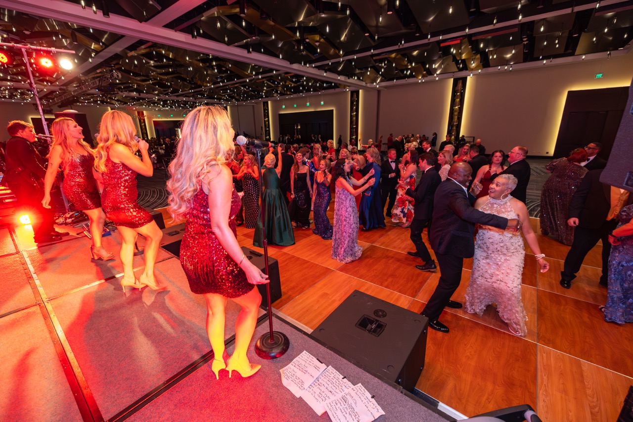 APSU's 42nd Annual Candlelight Ball raises a record-breaking $423,615