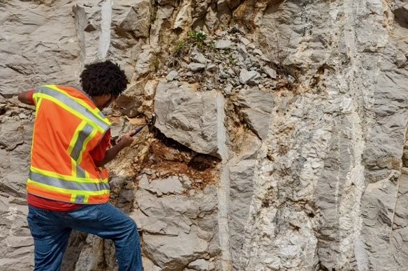 Presenting at national geology conference opens opportunities for Austin Peay student