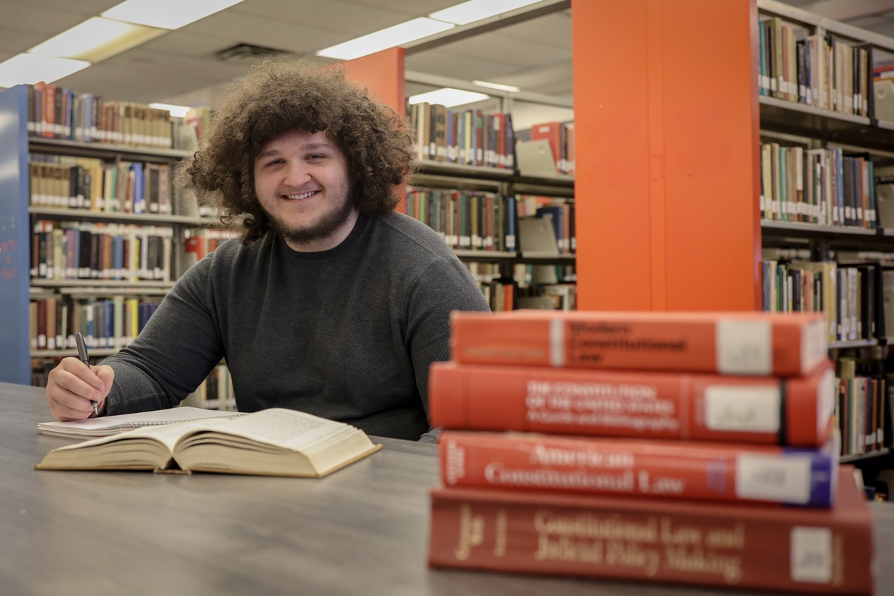 APSU Political Science student earns $90,000 law school scholarship through accelerated 3+3 program