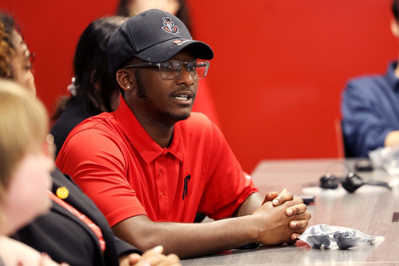 Joshua Martin speaks during a trip to Hendrickson in Clarksville, Tennessee. Martin was one of 11 Austin Peay State University students who participated in the school’s inaugural Summer Internship Program.