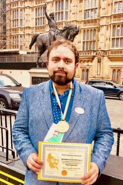 Dr. Somaditya Banerjee won the Mahatma Gandhi Leadership Award on May 20 in London, England.
