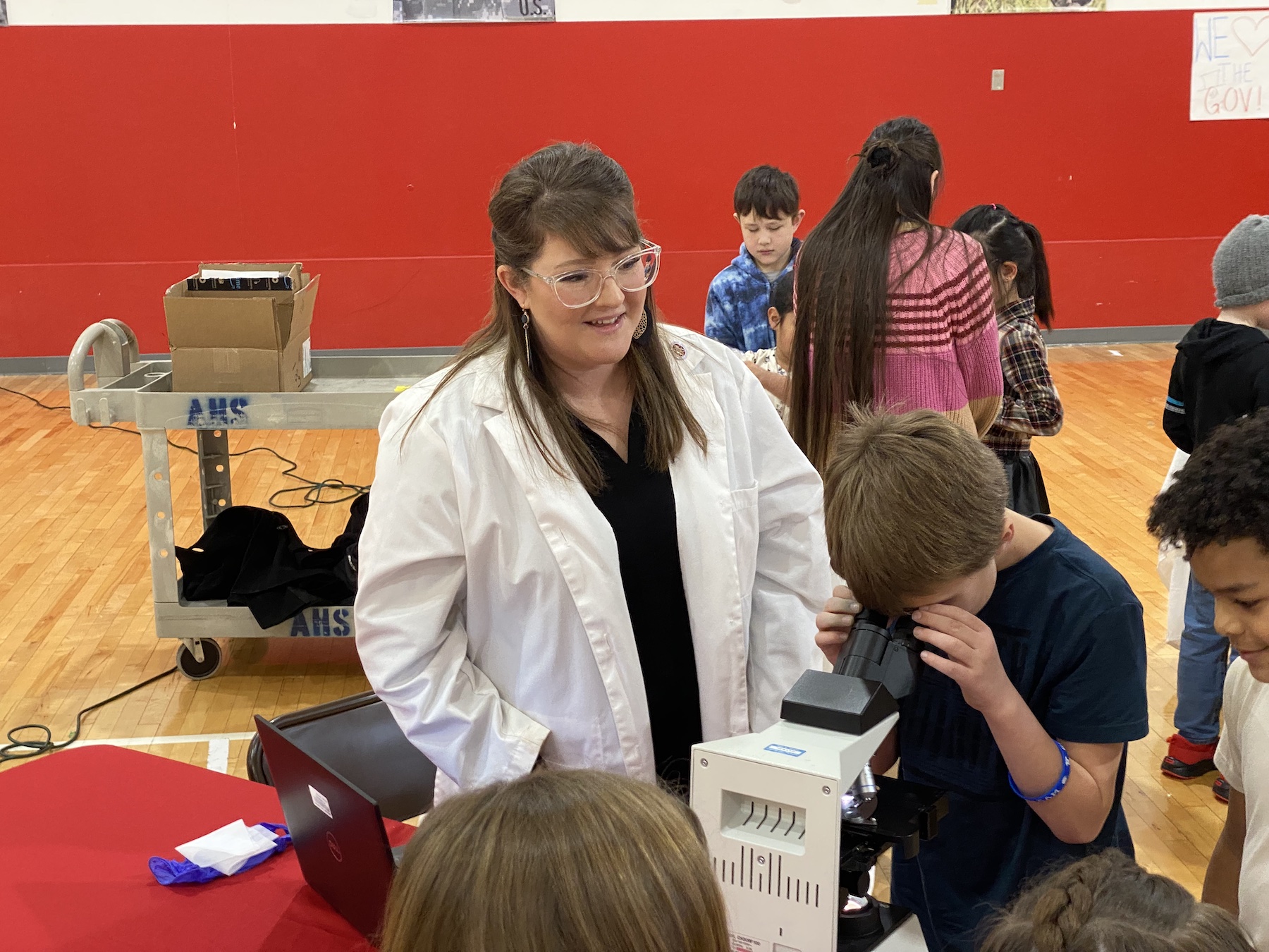 Dr. Heather Phillips, APSU’s director of laboratory testing and assistant professor of medical laboratory science (MLS), gives a demonstration of the field for local students. 