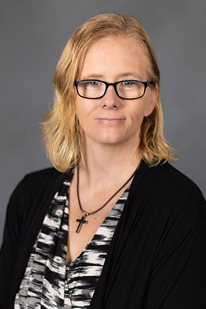 Shannon Parker headshot