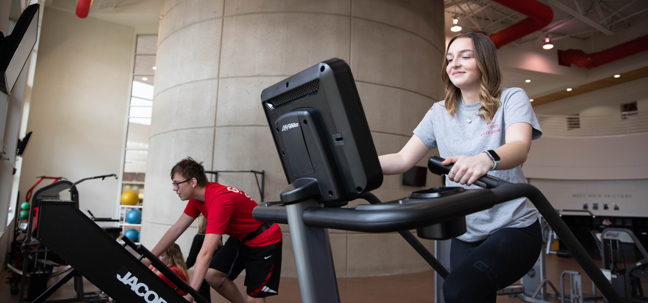 Students working out at the Foy